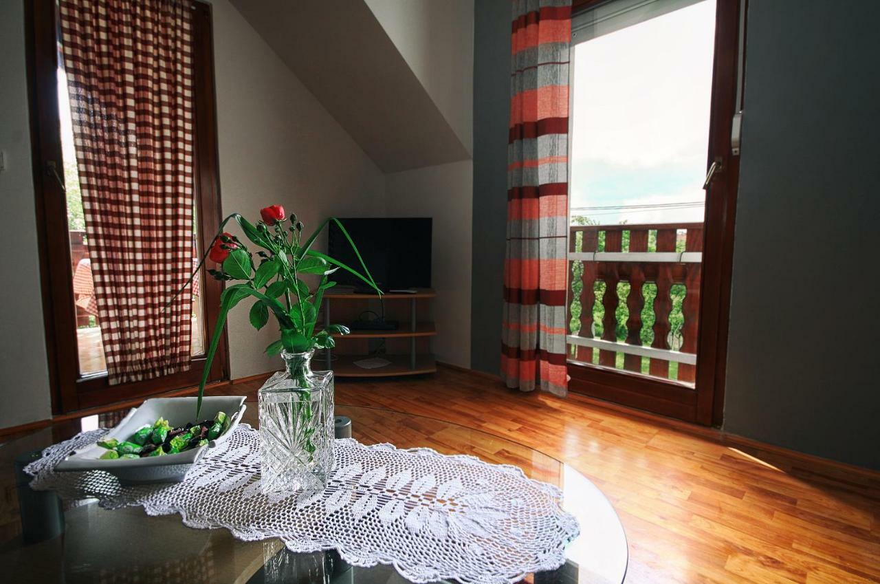 Apartment Medeni Rakovica Exterior foto