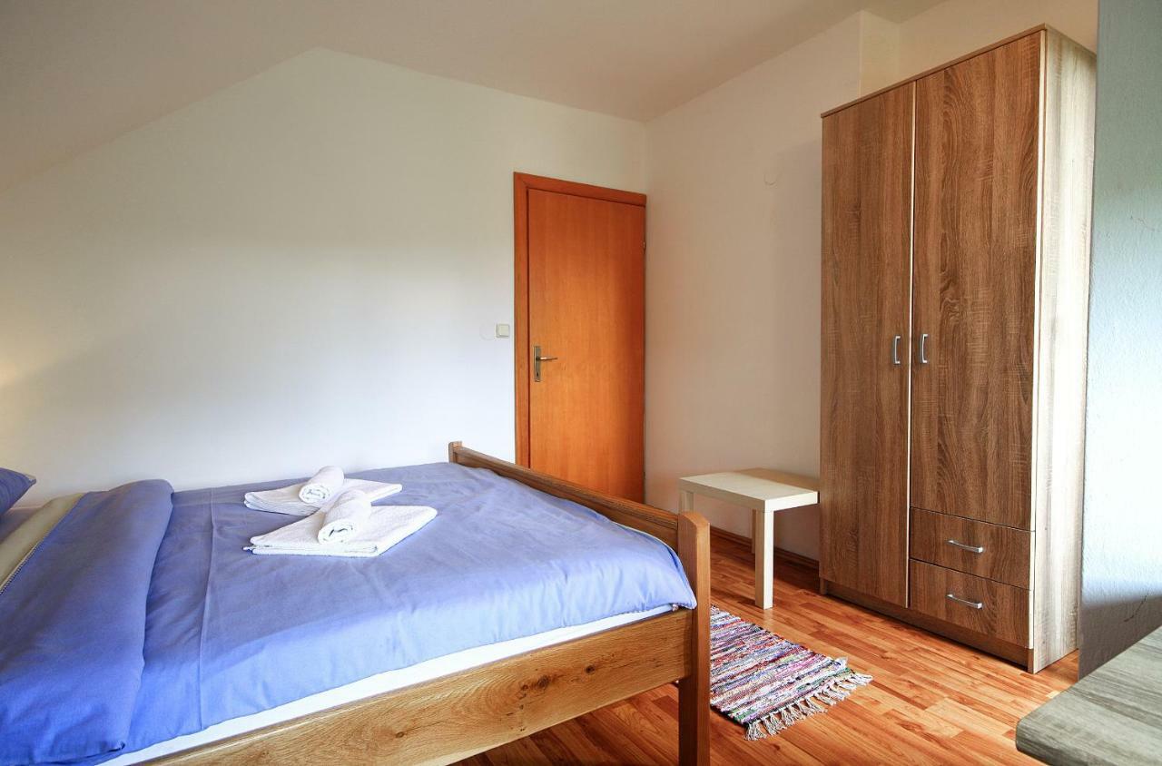 Apartment Medeni Rakovica Exterior foto